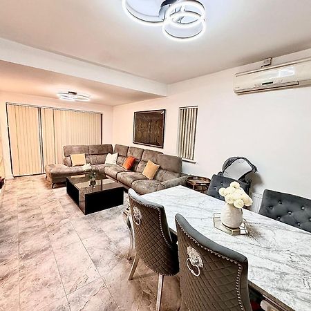 Deluxe Spacious King Size Room Hornchurch Ngoại thất bức ảnh