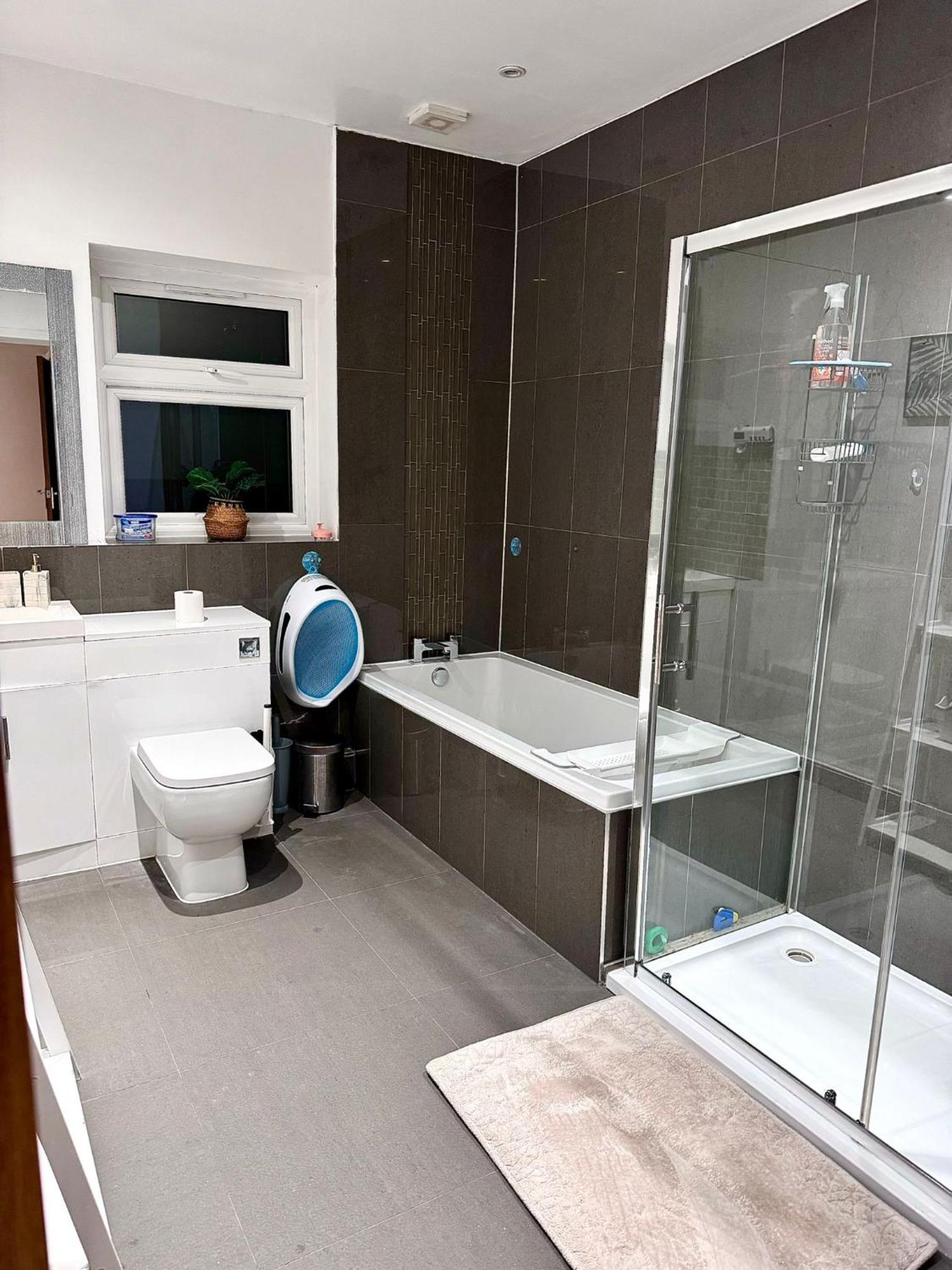 Deluxe Spacious King Size Room Hornchurch Ngoại thất bức ảnh